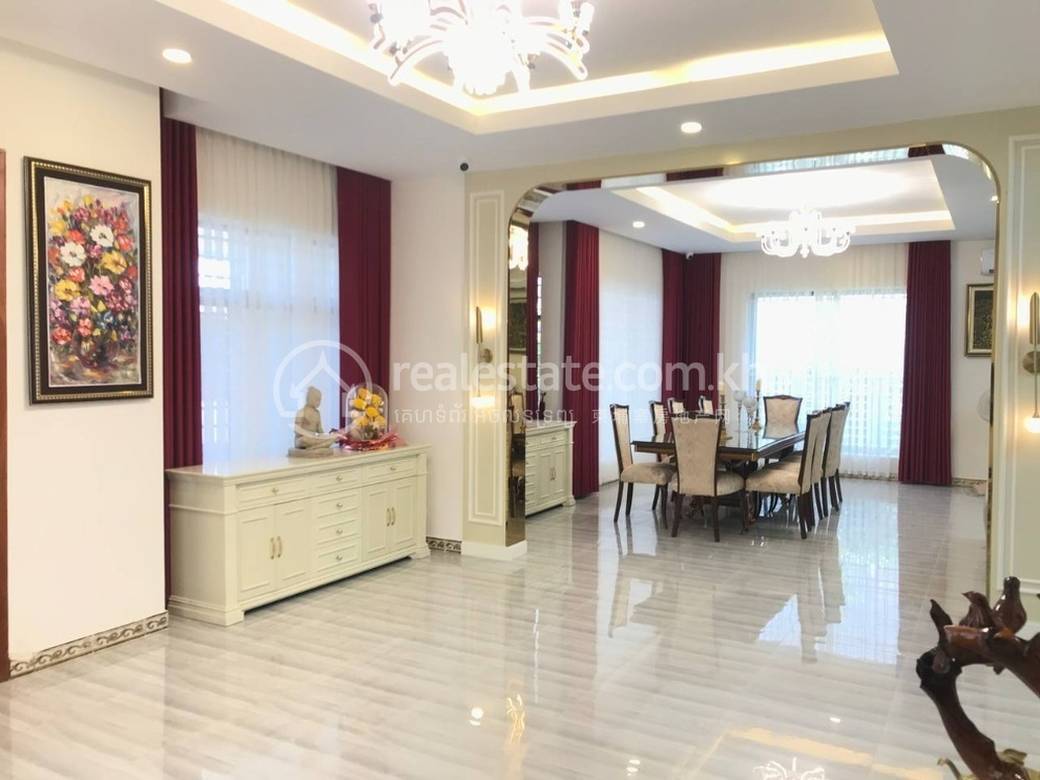 Villa À louer à Dangkao $5,000
