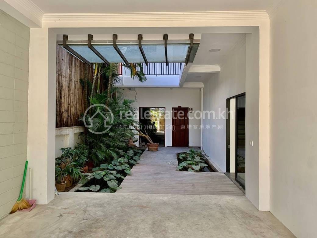 Villa For Sale & Rent in Daun Penh $3,000,000