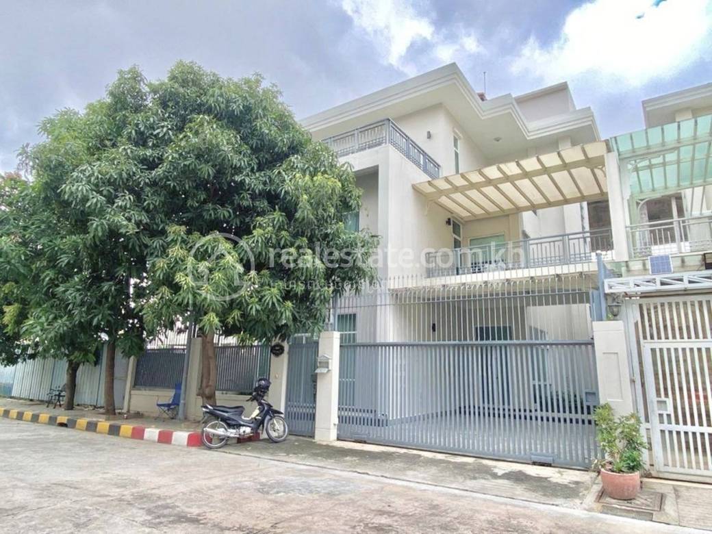 Villa À louer à Chamkarmon $3,000