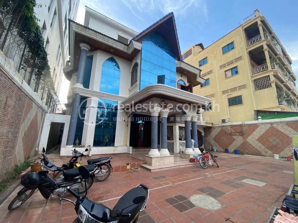Villa For Sale in Daun Penh $4,200,000