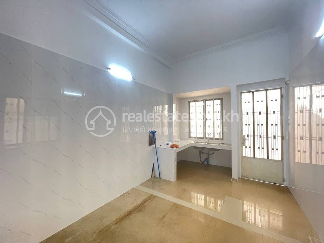 Maison en rangée À louer à Toul Tum Poung 2, Chamkarmon, Phnom Penh