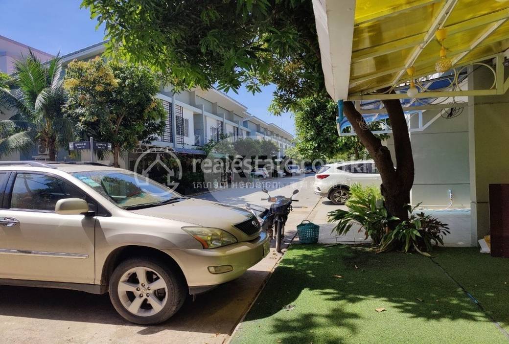 Maison en rangée À vendre avec 1 place de parking