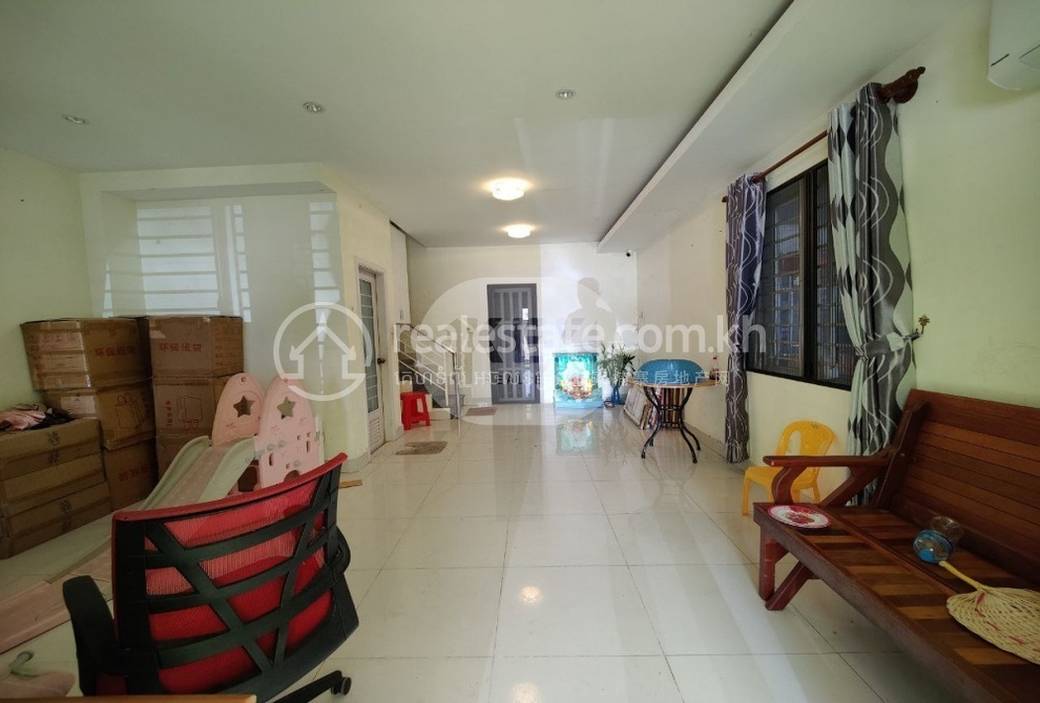 Maison en rangée À vendre à Russey Keo $180,000