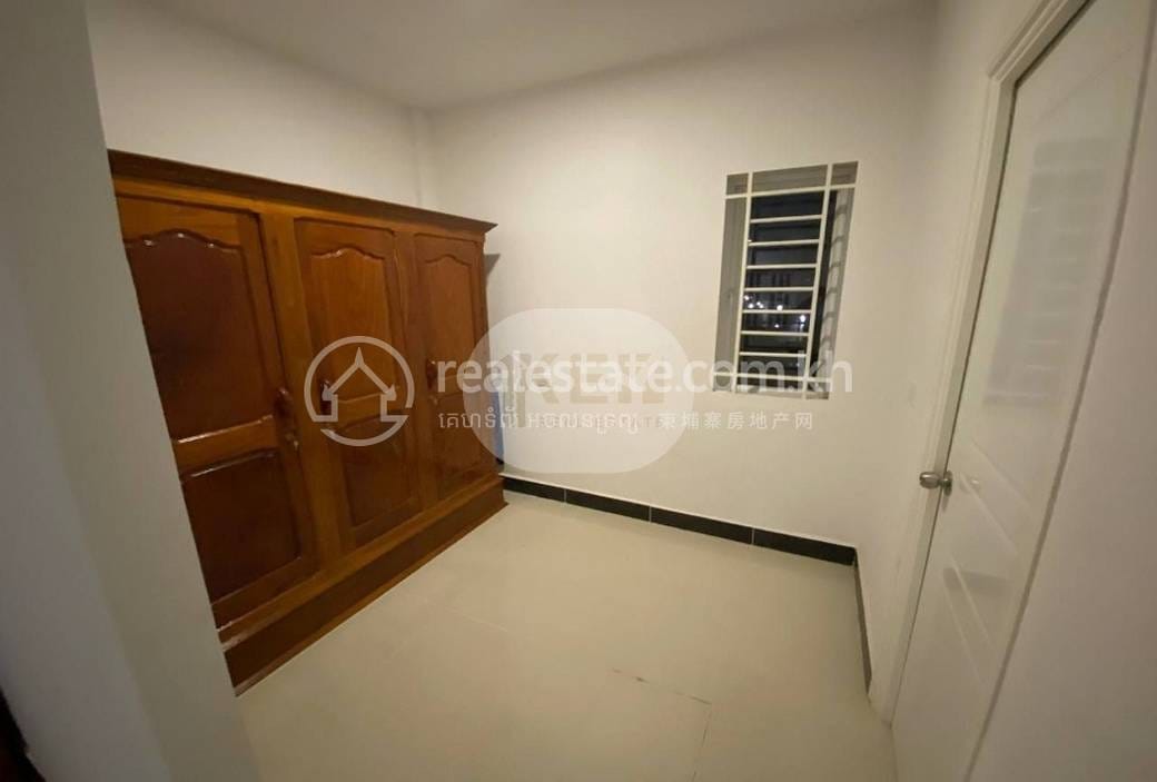 Link House For Sale in Preaek Lieb, Chroy Changvar, Phnom Penh