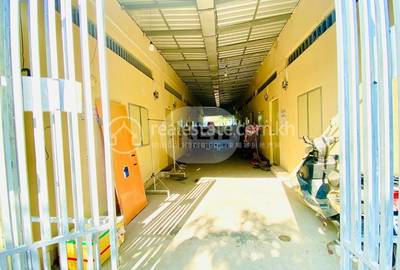 Por Sen CheyHouse and lot出售，价格$300,000
