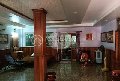 Villa À louer à Chamkarmon $2,500
