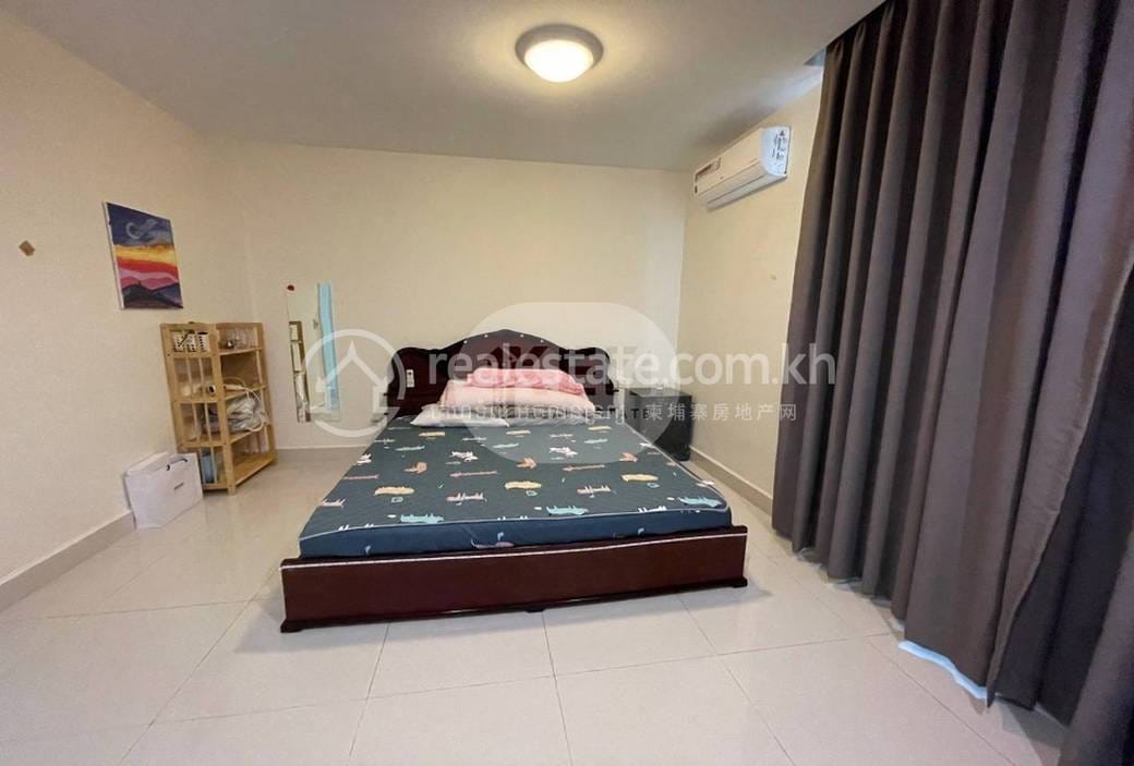 Maison mitoyenne À louer à Chbar Ampov $600