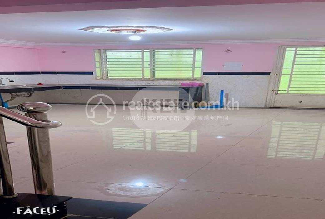 แฟลตเฮ้าส์ สำหรับขาย ใน Meanchey $98,000