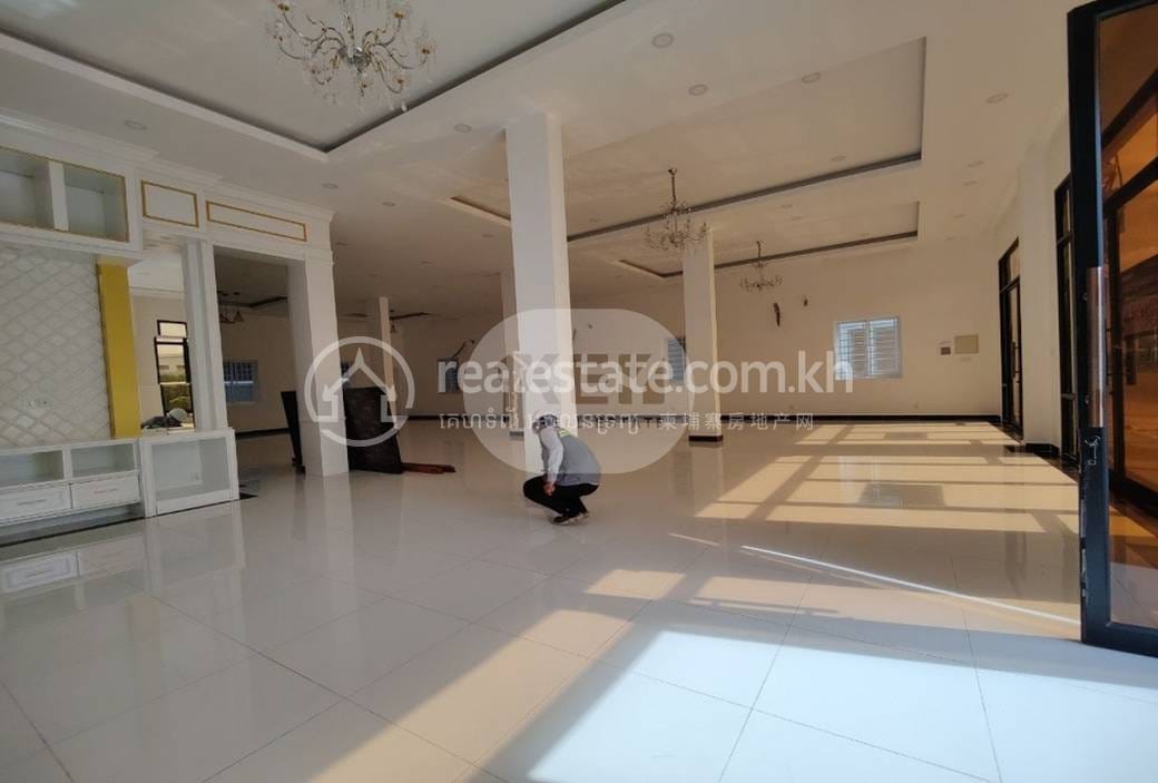 CommercialShophouse出租，位于Chrang Chamres I分区, 雷西郊区, 金边