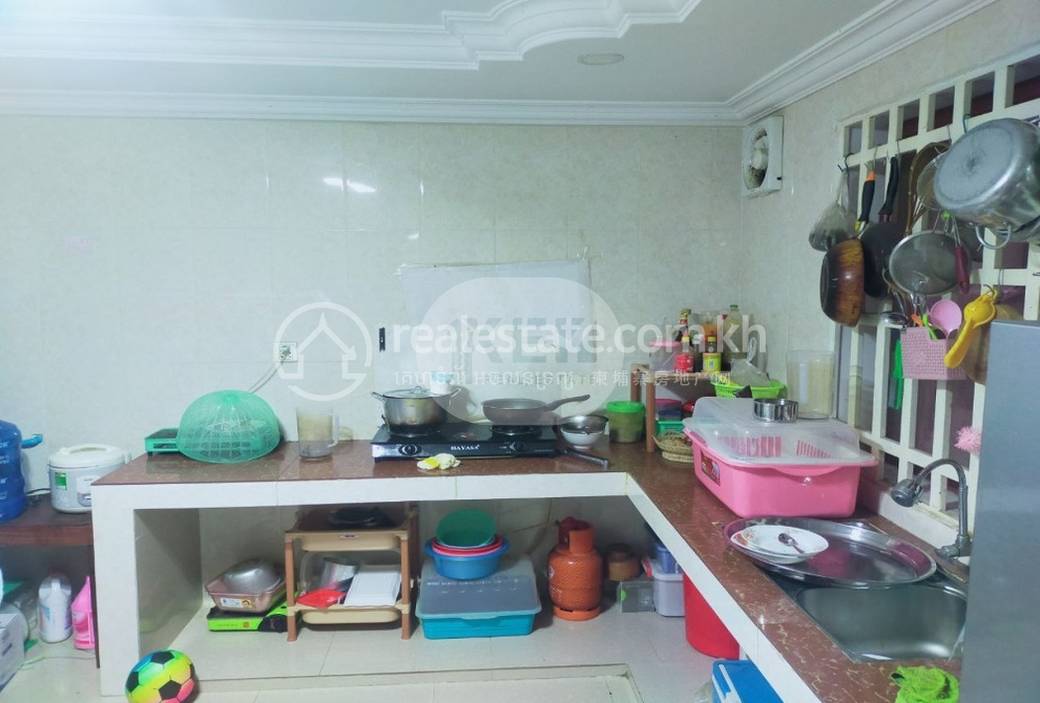排屋出售，位于长夏下社分区, 棉芷区, 金边
