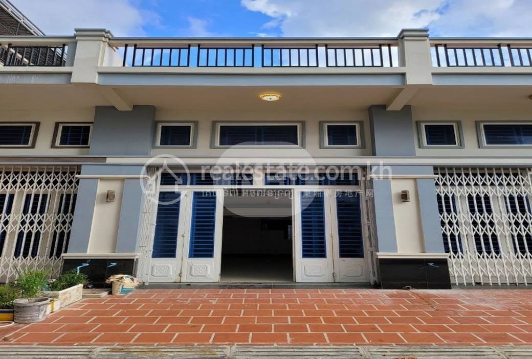 House and lot សំរាប់លក់ មានកន្លែងចតរថយន្ត 1