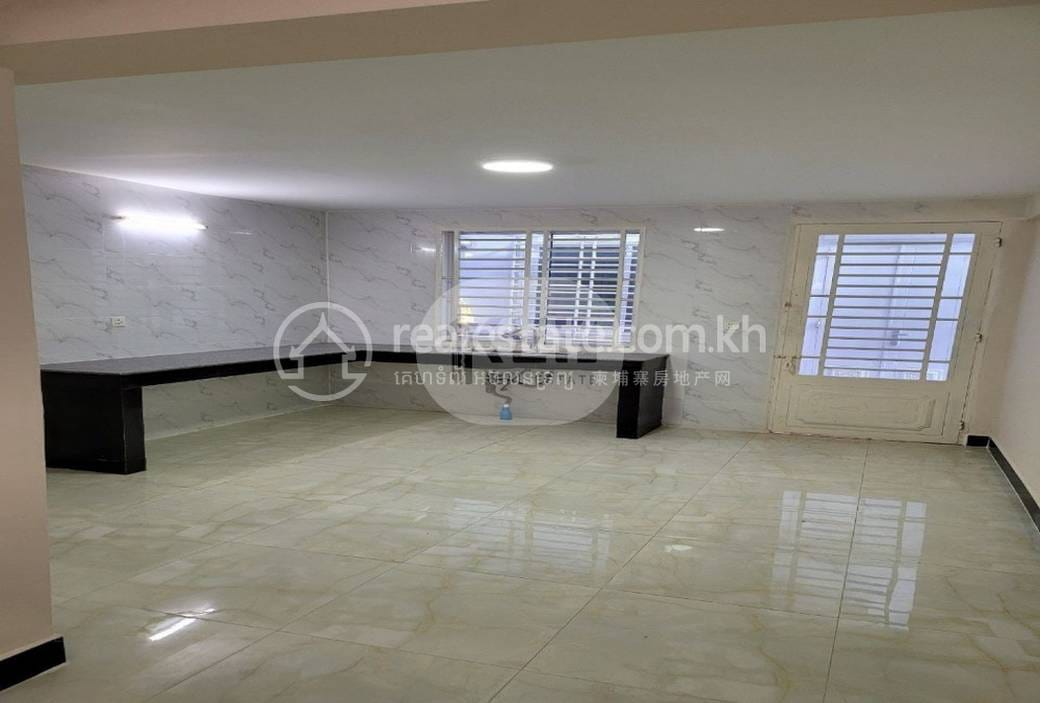 House and lot សំរាប់លក់ នៅMeanchey តម្លៃ $115,000