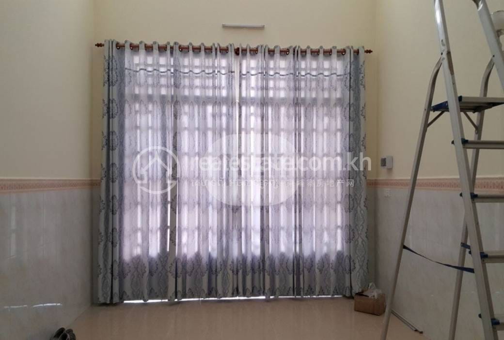 排屋出售，位于长夏下社分区, 棉芷区, 金边