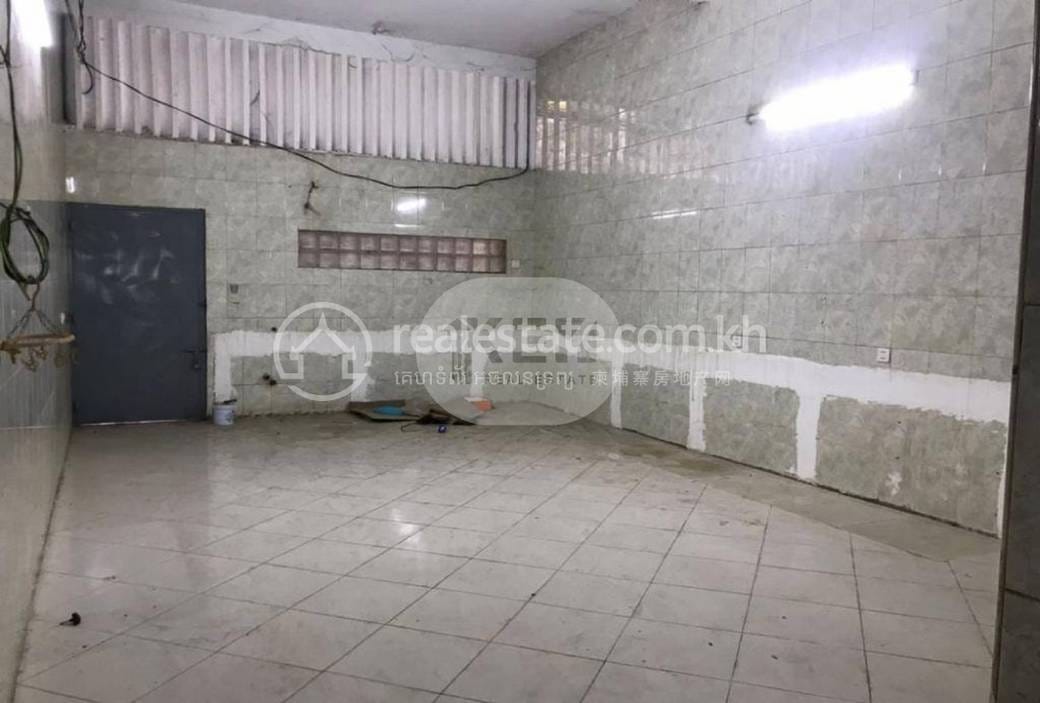 Maison-boutique À louer à Daun Penh $2,500