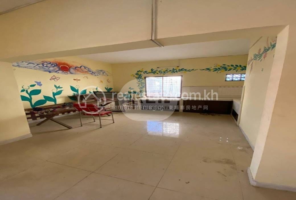 带1个停车位的店屋出售