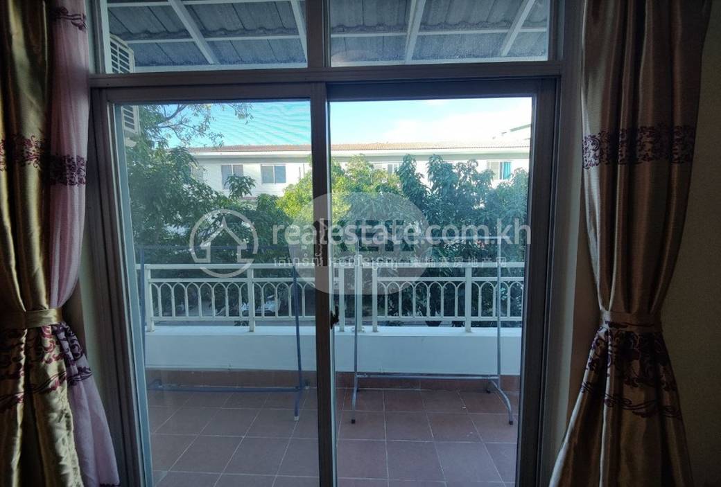 带1个停车位的联排住宅For Sale & Rent