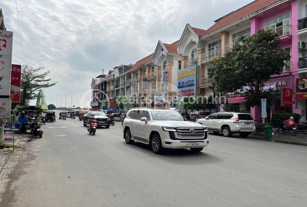Tonle Bassac排屋出租，位于Tonle Bassac