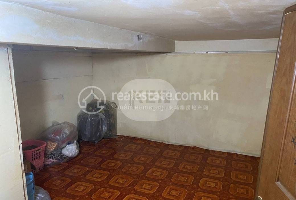 Flat House For Sale in 7 Makara $80,000