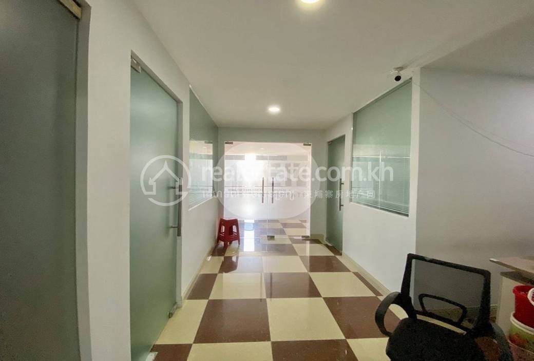 Budynek For Sale & Rent w Meanchey $4,700,000