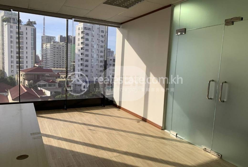 Offices For Rent in Chamkarmon $2,700