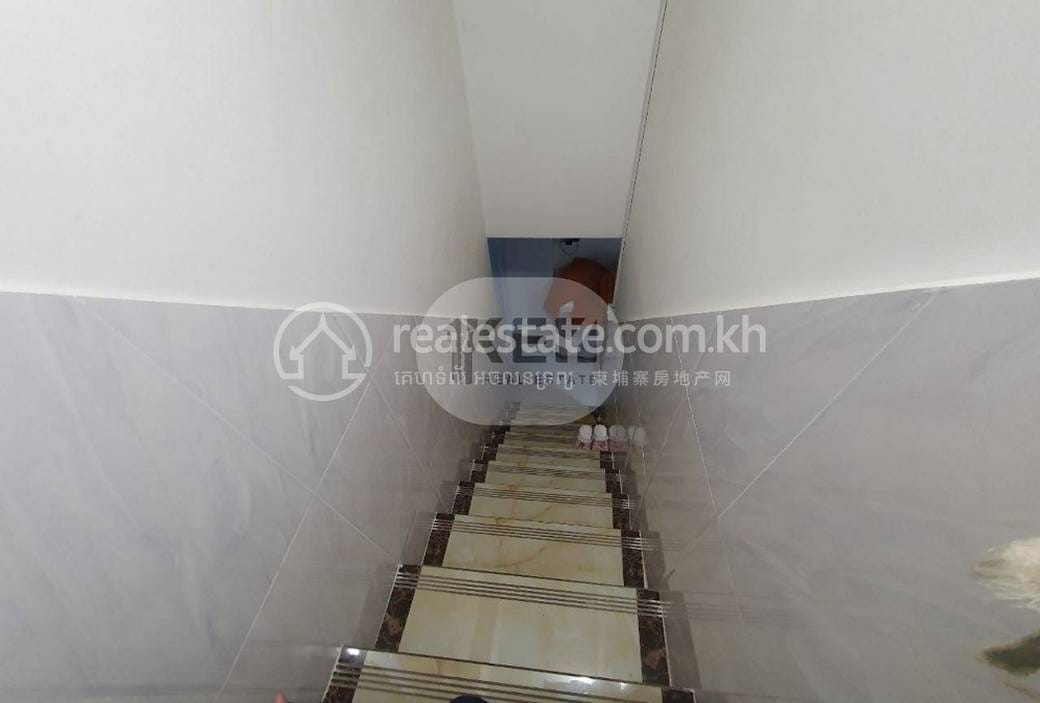 Ou Ruessei 1店屋出售，位于Ou Ruessei 1