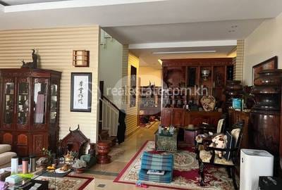 วิลล่าแฝด สำหรับขาย ใน, นิรุต, จบาร์อamเปา, พนมเปญ