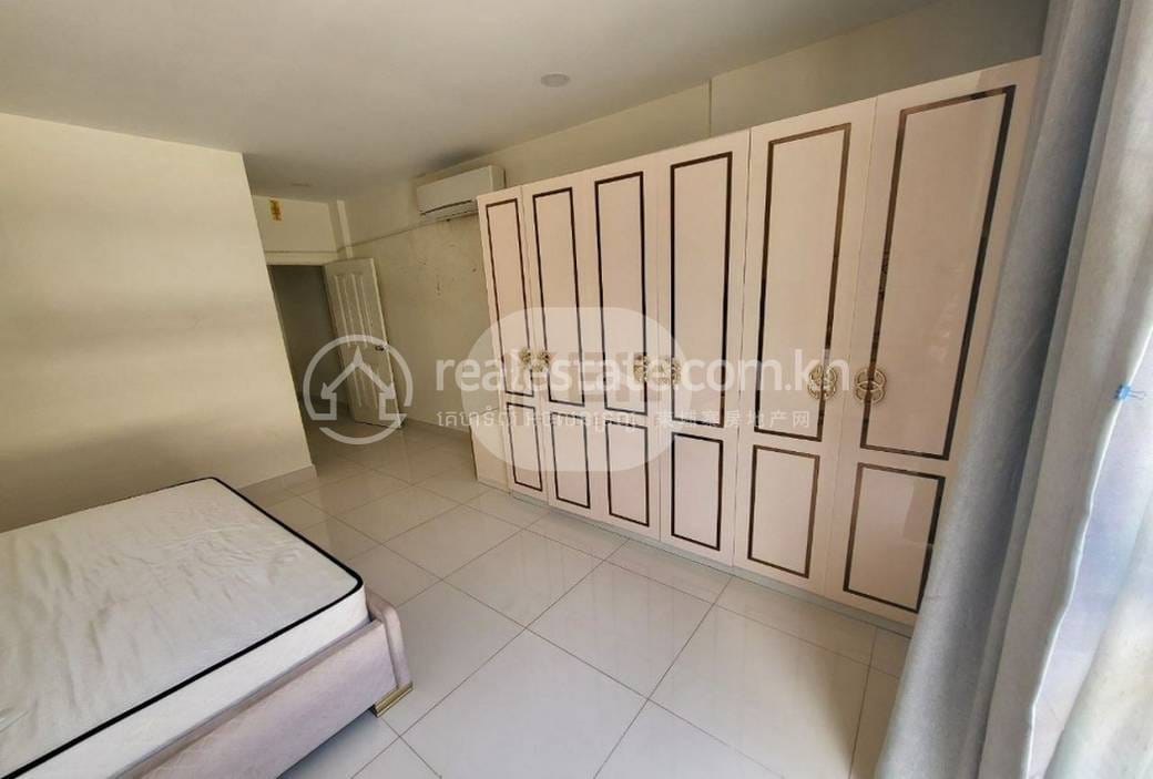 Maison mitoyenne À vendre à Chbar Ampov $125,000