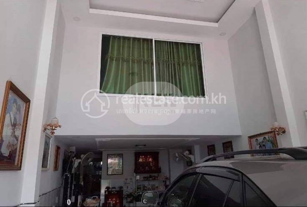 แฟลตเฮ้าส์ สำหรับขาย ใน Por Sen Chey $120,000