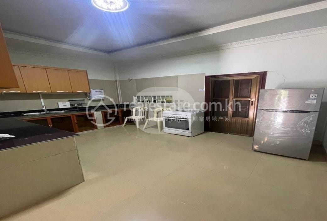 Řadový dům For Sale & Rent with 1 Parking Space