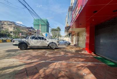 店屋出售，位于Veal Vong镇, 马卡拉区, 金边