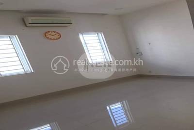  , Kouk Roka, Prek Pnov, Phnom Penh