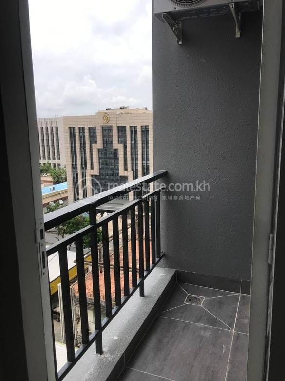 Chamkarmon Condo For Rent in Chamkarmon