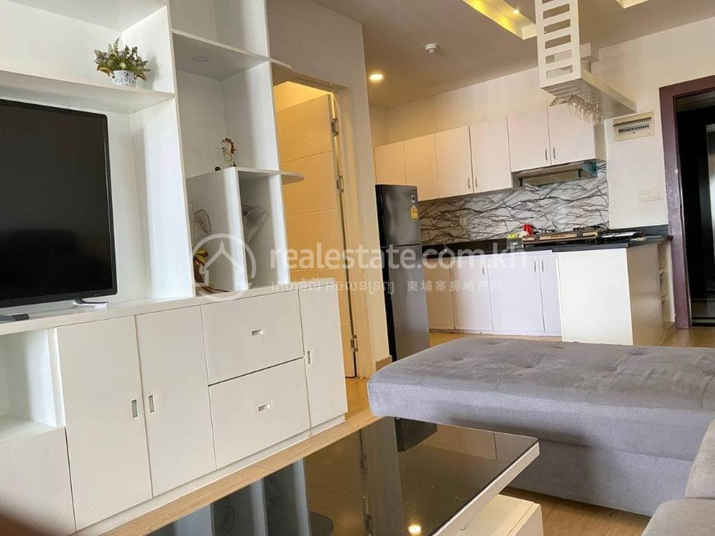 Condo For Rent with 1 Parking Space