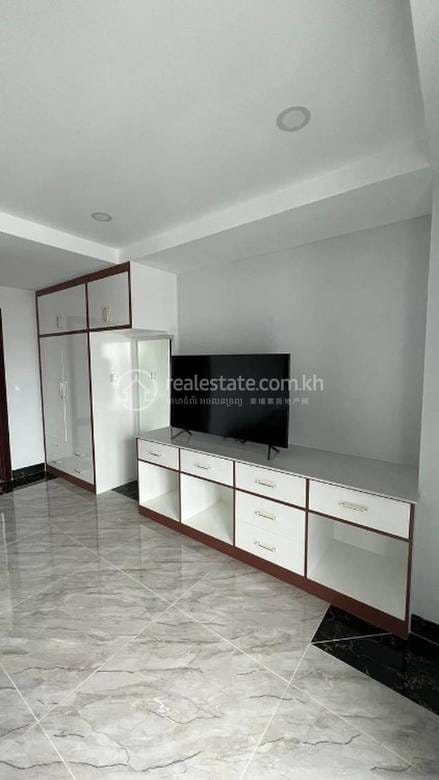 Apartment For Rent with 1 Parking Space