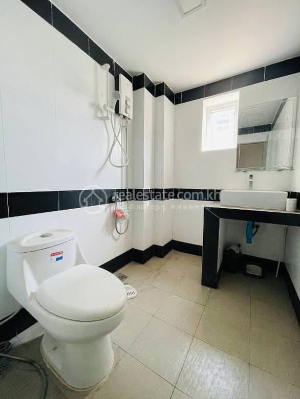 Condo K pronájmu in Chamkarmon $350