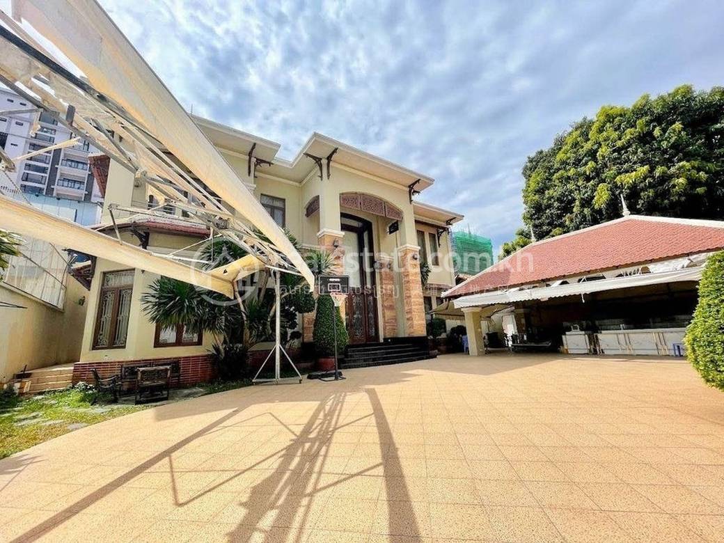 Vila K pronájmu in Daun Penh $5,000