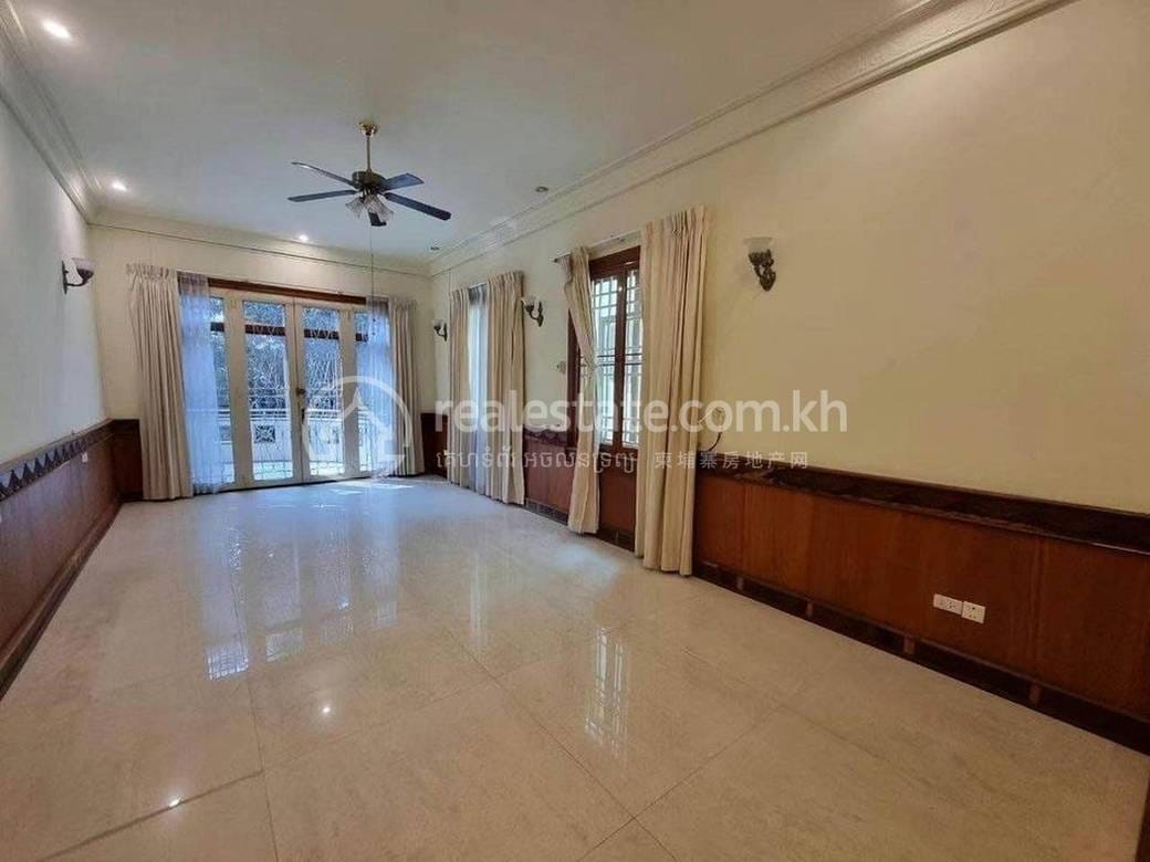 $4,600 Villa