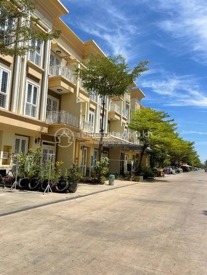 House and lot Na wynajem w Chroy Changvar $500