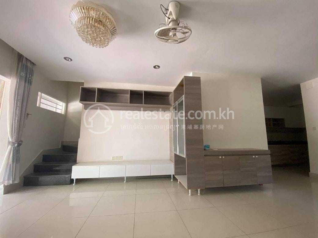 Chbar Ampov House and lot For Rent in Chbar Ampov