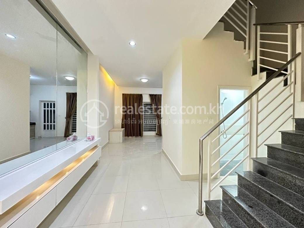 Phnom Penh Thmey双子别墅出租，位于Phnom Penh Thmey