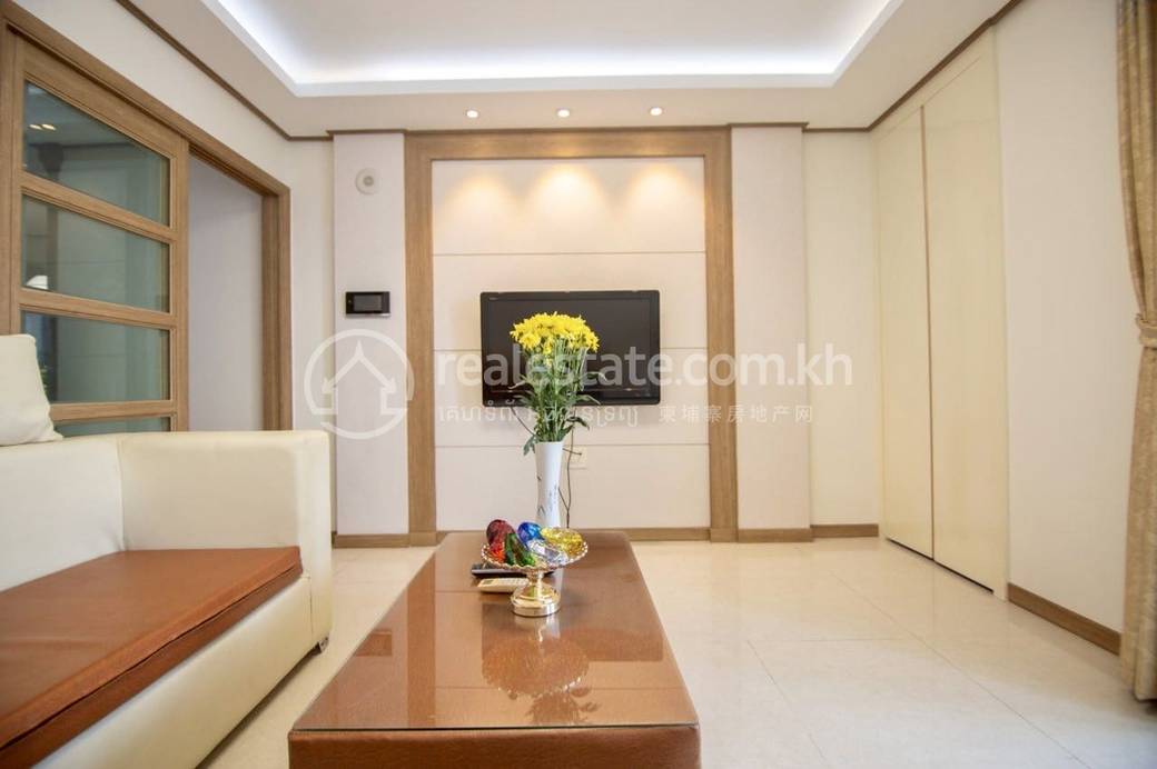 De Castle Royal Condominium | $800 Apartament z obsługą