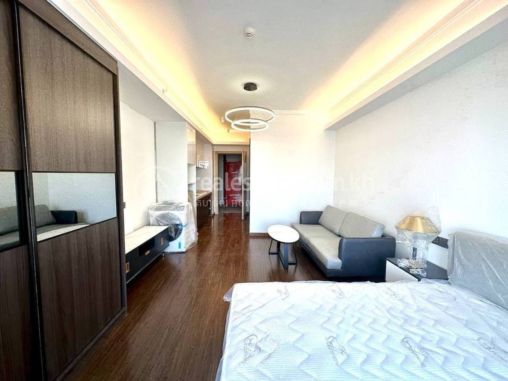 Condo For Sale with 1 Parking Space