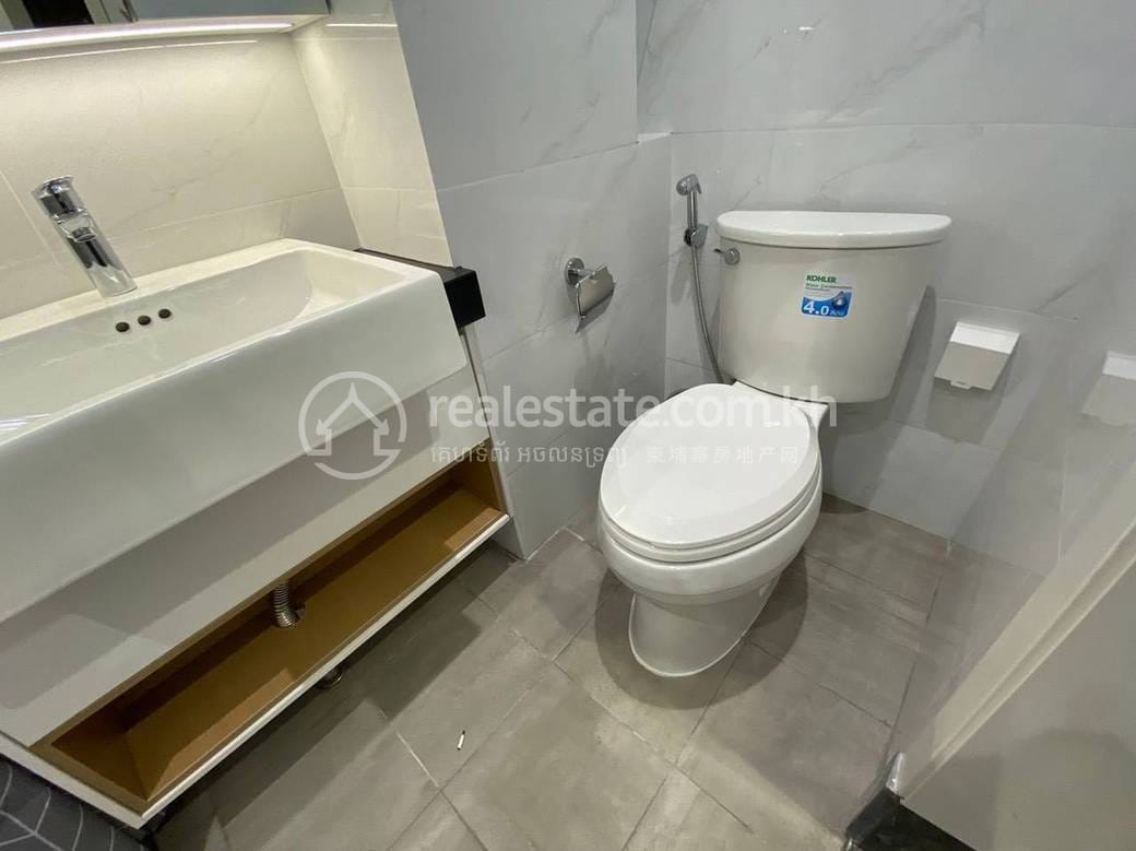 Apartmán se službami K pronájmu in Boeng Keng Kang $650