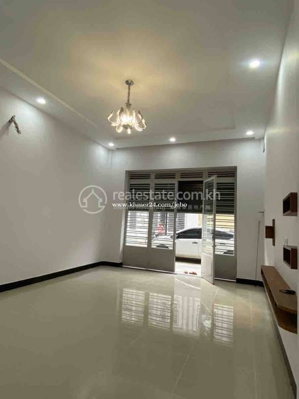 House and lot Na prodej with 2 Parking Space