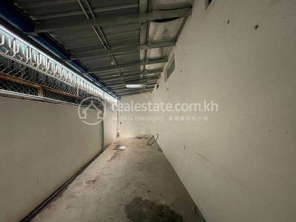 $7,000 店屋