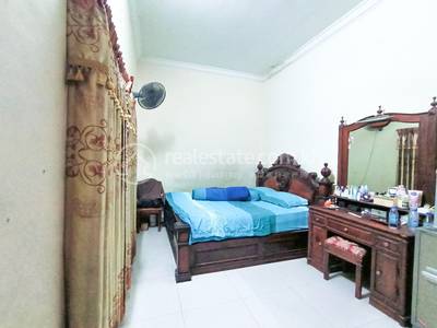 ផ្សារចាស់, ដូនពេញ, ភ្នំពេញ