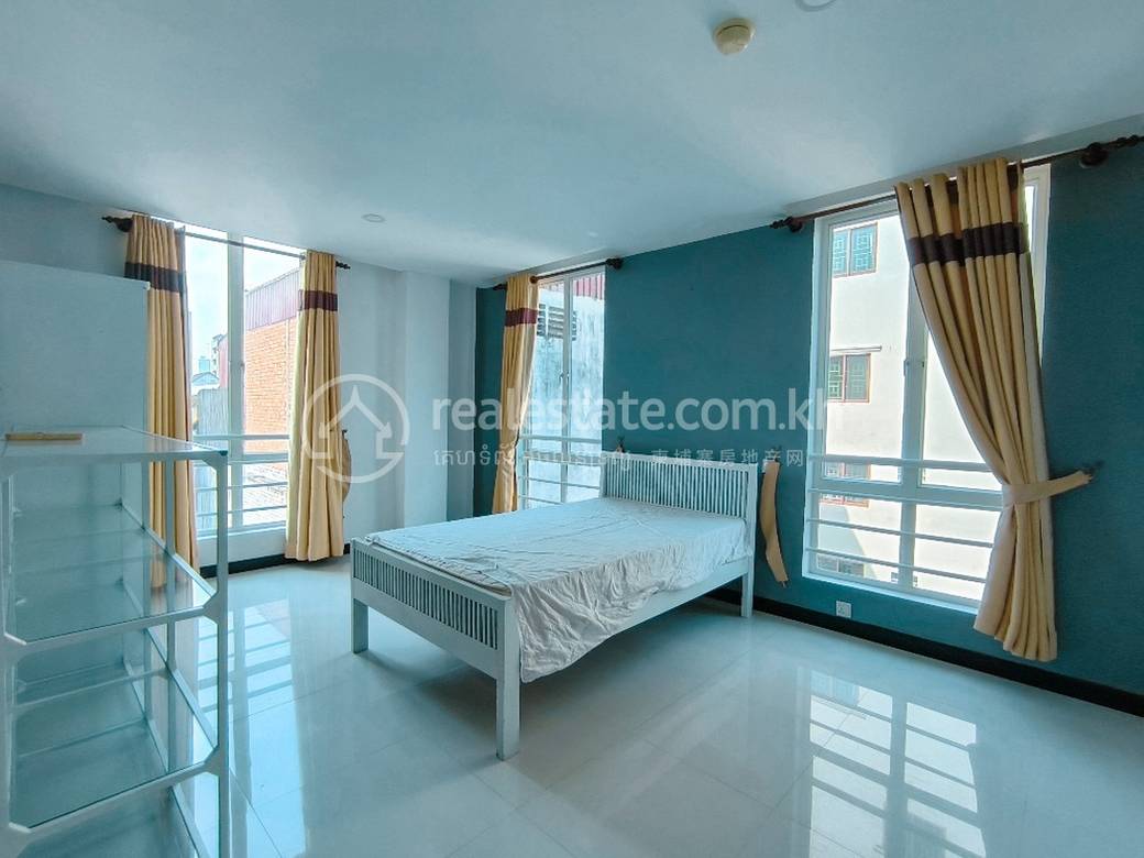Apartment For Rent in Daun Penh $1,500
