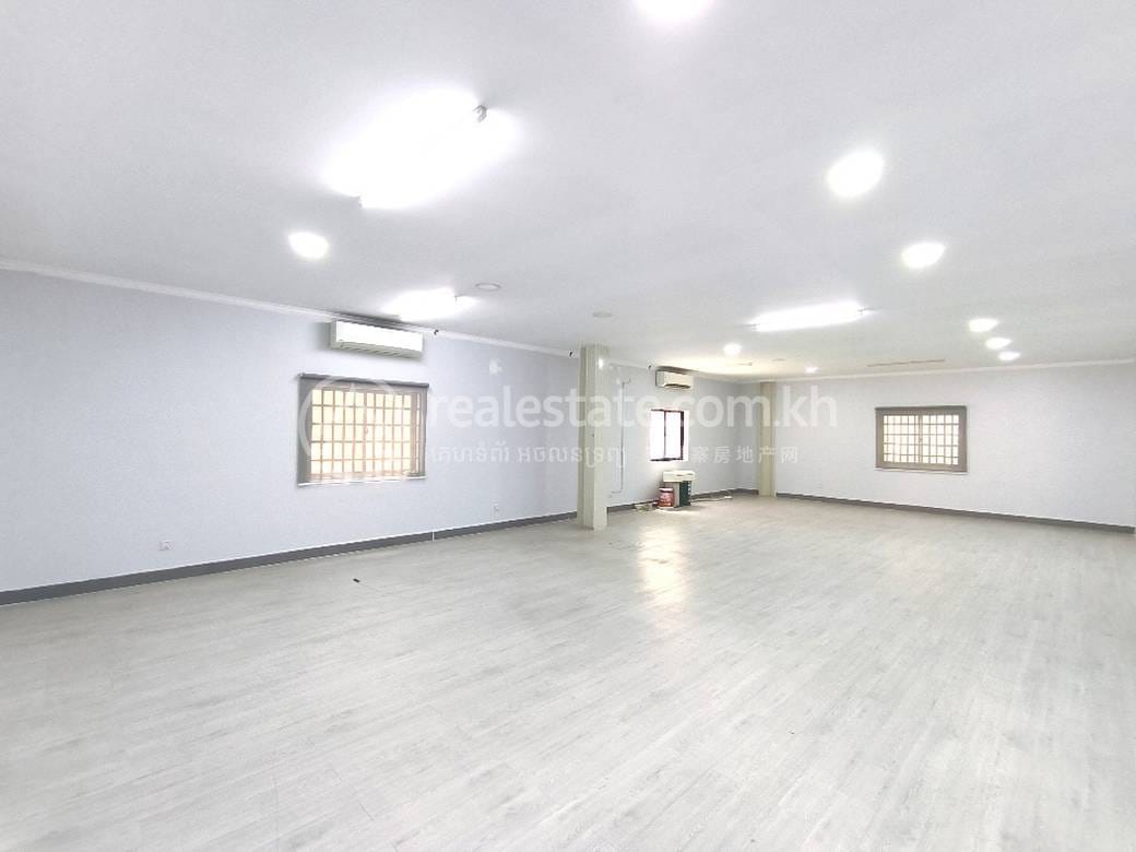 Boeng Keng Kang Kanceláře K pronájmu in BKK 1 Boeng Keng Kang Na dotaz