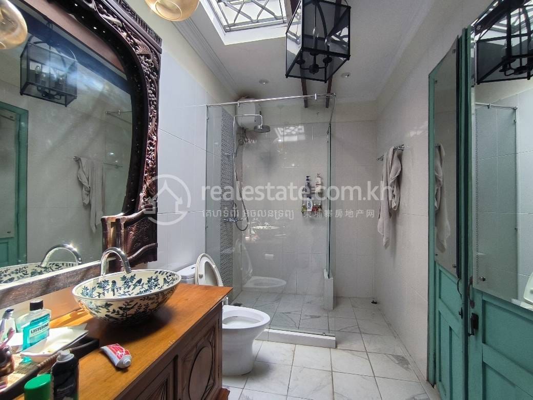 Daun Penh Apartment For Sale in Daun Penh