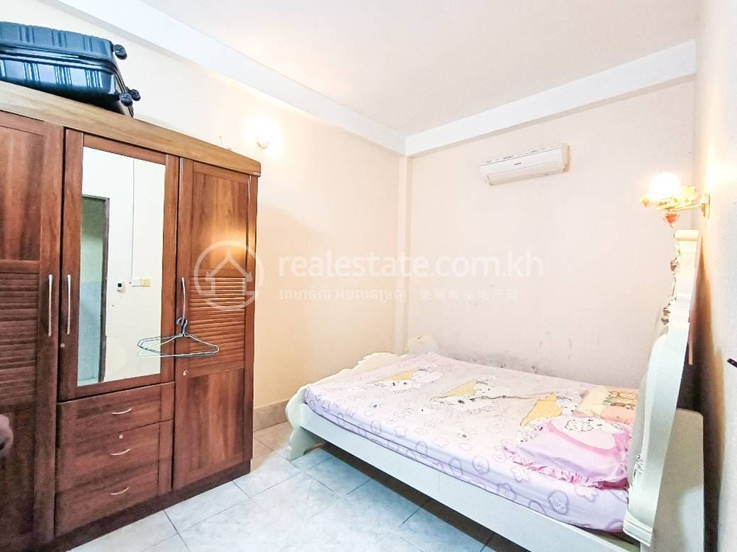 Daun Penh Shophouse Na prodej in Daun Penh